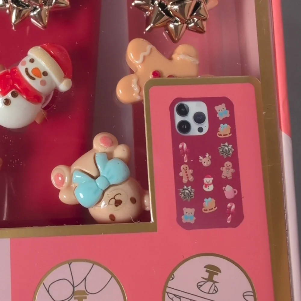 Artikl Pop Charms Red Christmas Themed iPhone 16 Pro Max Case